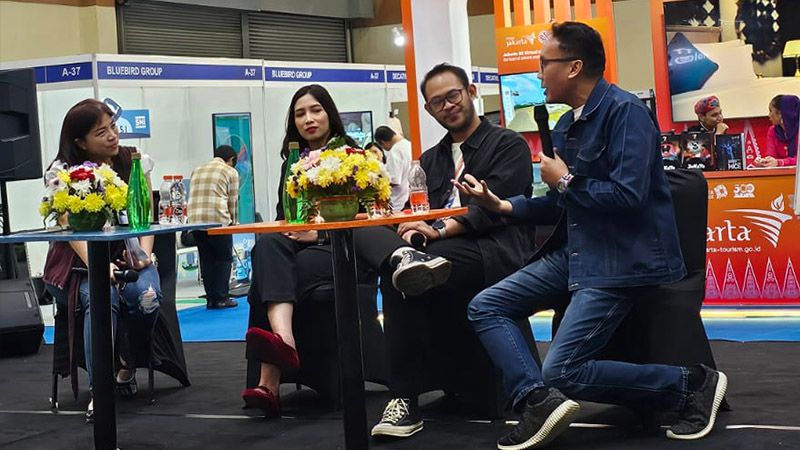 Foto talkshow panggung utama